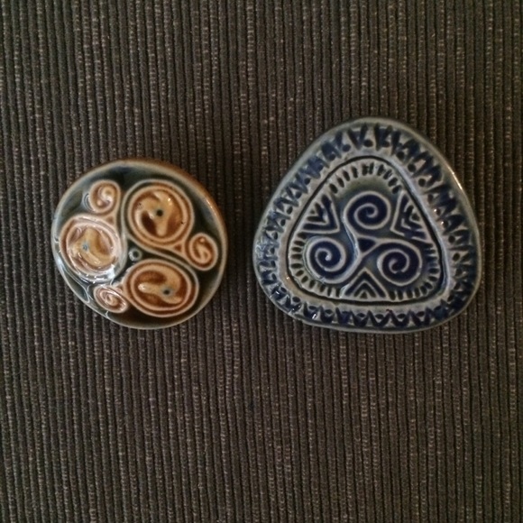 VTG 2 ceramic brooches - 1970s - Picture 1 of 3